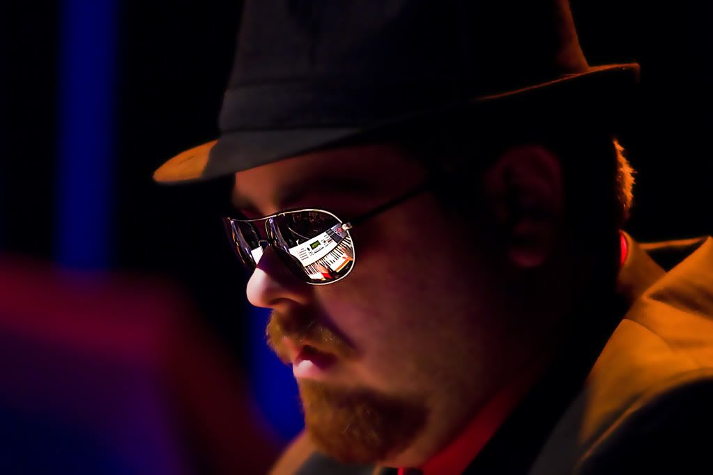 IMAGE: http://i252.photobucket.com/albums/hh2/Coppatop85/AudioMcSwagger1b.jpg