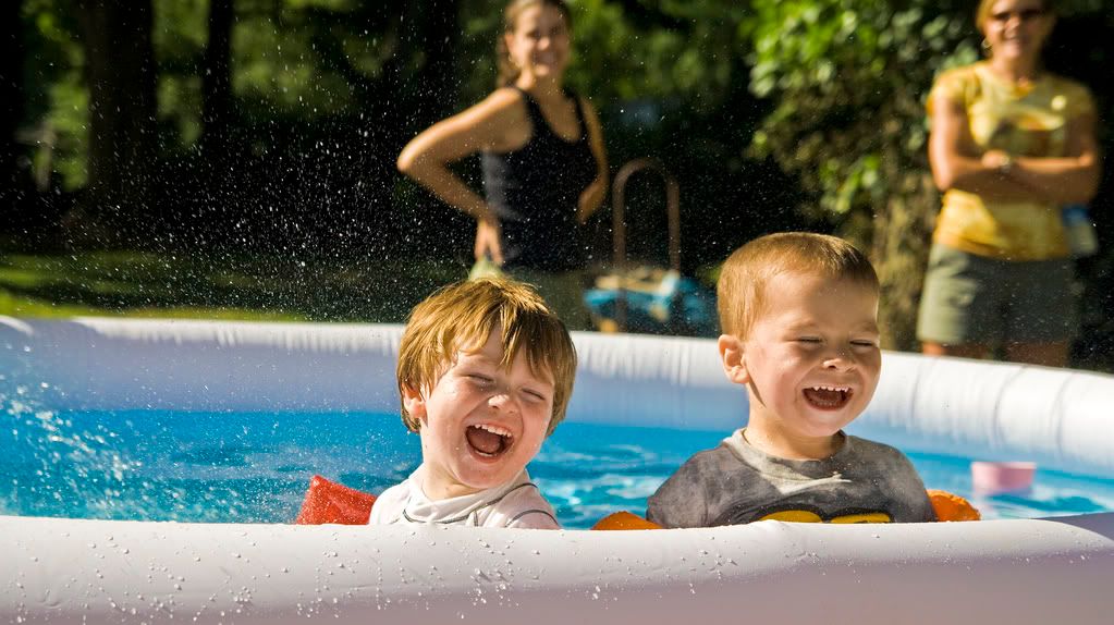 IMAGE: http://i252.photobucket.com/albums/hh2/Coppatop85/adenpool.jpg