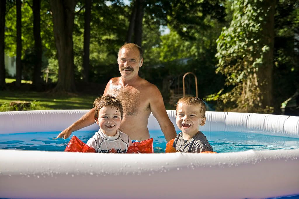 IMAGE: http://i252.photobucket.com/albums/hh2/Coppatop85/adenpool2.jpg