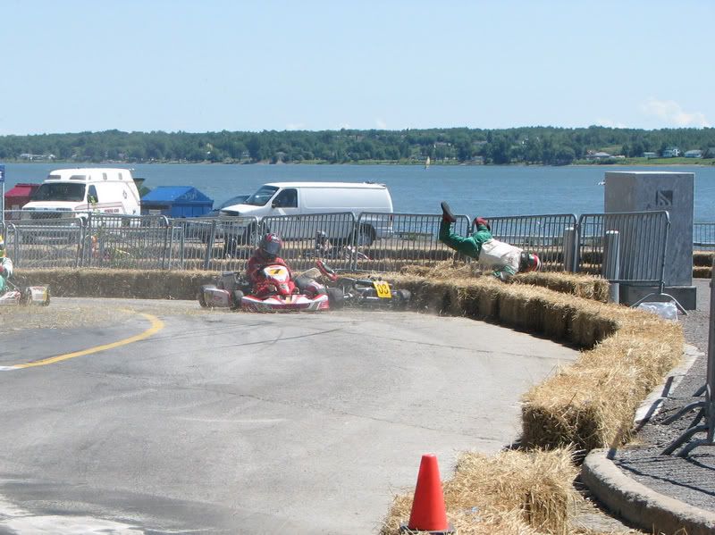 IMAGE: http://i252.photobucket.com/albums/hh26/Daniel2000/Karting%20crash/IMG_5588.jpg