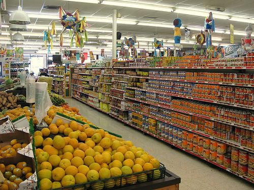 Where to find a grocery store in Akumal