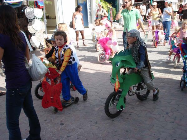 Bike Carnaval Playa del Carmen Bike Carnaval Playa del Carmen
