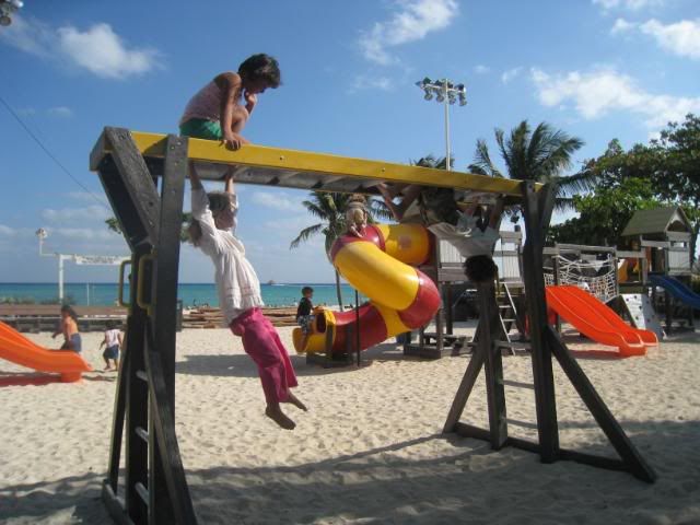 Playgrounds in Playa del Carmen Playgrounds in Playa del Carmen