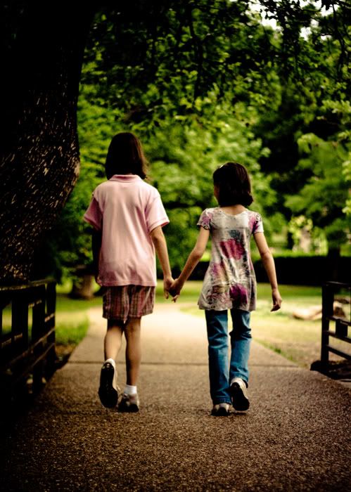 IMAGE: http://i252.photobucket.com/albums/hh29/aschen_engel3/The%20Belew%20Shoot/IMG_1435-1-4.jpg