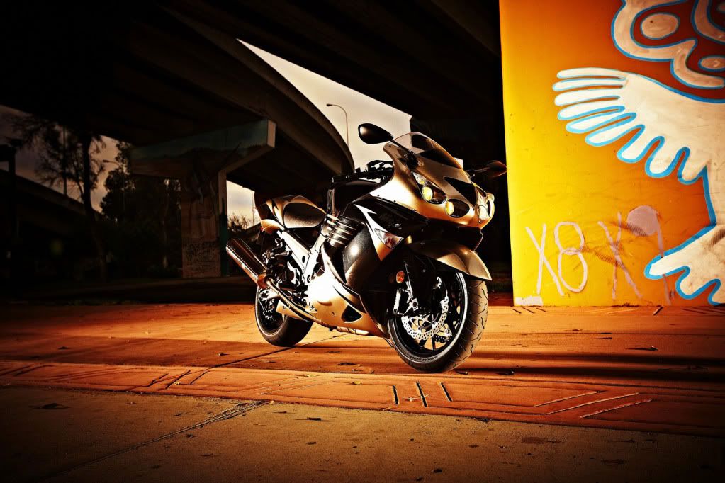 2010 Kawasaki Ninja ZX-14 Motorcycle Pictures