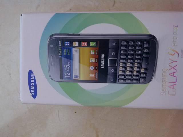 Trên tay điện thoại Samsung galaxy y pro dous đầu tiên ở Việt Nam