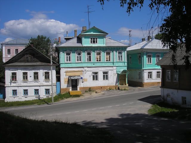 Она красивая очень